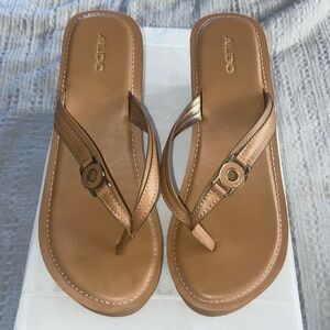Aldo Size 8.5M wedge sandal